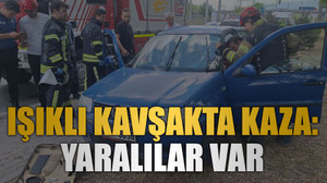 Işıklı kavşakta kaza: Yaralılar var