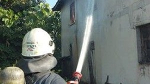 İki katlı evde yangın paniği: 1 kişi dumandan etkilendi