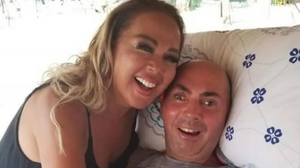 Safiye Soyman'ın MS hastalığıyla mücadele eden oğlu Harun Akaröz hayatını kaybetti