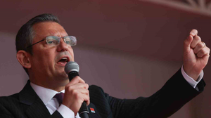 CHP Genel Başkanı Özel: Atanmayan öğretmenlerin diplomalarını çalma projesi