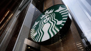 Starbucks'ta CEO değişti, hisseler 'uçuşa geçti'