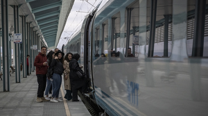 Trenlerle bu yıl yaklaşık 3,8 milyon genç yüzde 15 indirimli seyahat etti