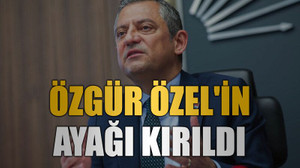 Özgür Özel'in ayağı kırıldı