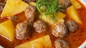 Sulu köfteyi böyle hazırlayın asla dağılma olmuyor! Ustaların sulu köfte pişirme sırrı