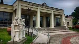 Roma imparatorlarının kucaklaşma sahnesi, Kocaeli Arkeoloji Müzesi'nde ilk kez ziyarete açıldı