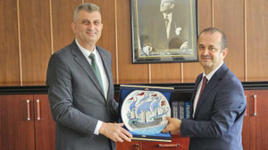 Çakmak işe başladı ilk ziyaretçisi Sezer oldu