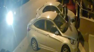 Balkonda kuruyan kıyafetleri çaldılar