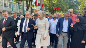 Eski bakanın önünü kesti: "Beni boşayın" dedi