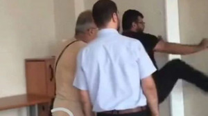 Tekmeci okul müdürü açığa alındı