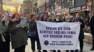 Kocaeli’de öğrencilere bir öğün ücretsiz yemek istediler
