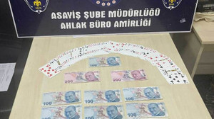 Gebze’de dernekte kumar oynarken yakalandılar