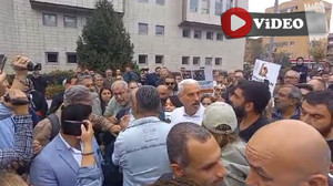 Gebze Belediyesi önünde arbede yaşandı! İşte görüntüler...