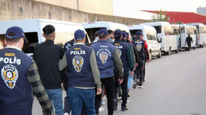 Bungalov çetesine operasyon! Tam 153 milyon dolandırdılar