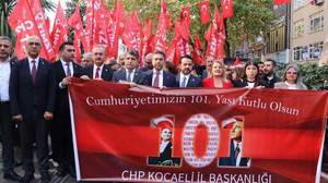 CHP’liler Cumhuriyet için yürüdü “Yolsuzluğu normalleştirenlere ses yükseltme günü”
