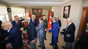 Kaymakam Özyiğit törende personeli fırçaladı