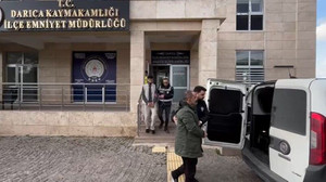 Aranan 2 hükümlü polise yakalandı