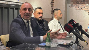 Kazan: İzmit’te borç ödeyemiyor Gebze’de kumanya dağıtıyor!