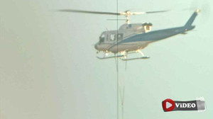 Kocaeli’de asılı duran helikopter merak uyandırdı