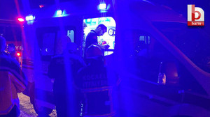 İzmit'te otomobil, park halindeki karavana çarptı
