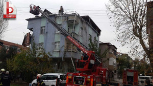 Onarım yapılan çatıda yangın çıktı