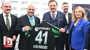 Durul’dan Hisarcıklıoğlu’na forma hediyesi