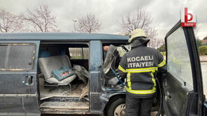 Kocaeli'de seyir halindeki araçta yangın paniği!