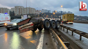 Kocaeli'de trafik karıştı! Makaslama yapan tırdan konteyner düştü