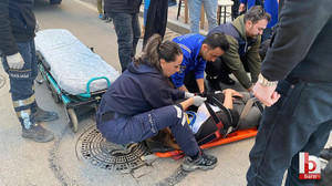 İzmit’te duramayan motosikletli düşerek yaralandı!