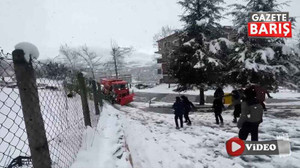 Çocuklar, kar küreme aracını böyle kovaladı!