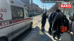 İzmit’te yaşlı adam hastane dönüşü tramvayda baygınlık geçirdi!