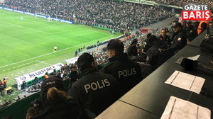 Tribündeki gerilime polis müdahalesi