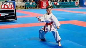 Kocaelili Deniz Türkiye Karate Şampiyonasında birinci oldu