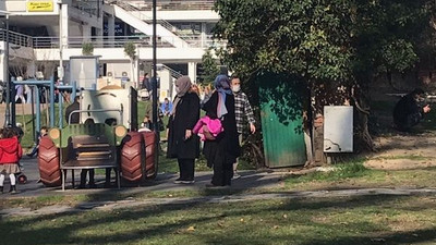 Kafeler kapalı parklar tıklım tıklım!