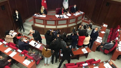 İzmit’te şaşırtan meclis! Önerge yok