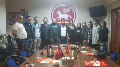 Partilerinden istifa edip DP’ye geçtiler