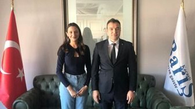 Azeri siyasetin çamurluğunu yaptı!