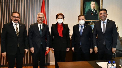Özak rozeti taktı AKP’lilere seslendi
