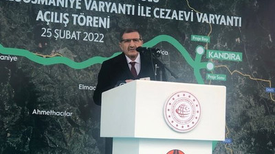 Buz gibi havada konuştukça konuştu!