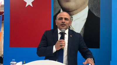 Az konuşup alkış bekledi