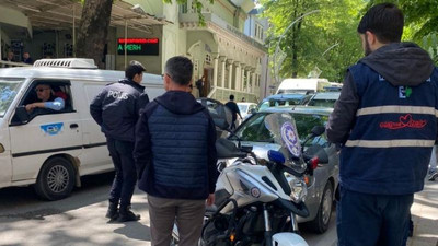 Okuldan çıkan öğrenciye araba çarptı!