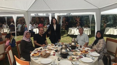 Kocaeli’de bir kadın siyasetçi doğuyor STK BAŞKANLARINI VE MUHTARLARI BİR ARAYA GETİRDİ!