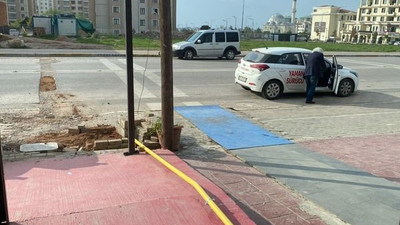 İş başa düştü O ilçede yol yapmak vatandaşa kaldı!