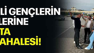 CHP’li gençlerin afişlerine zabıta müdahalesi!