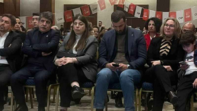 Acurman’ın programında telefona gömüldü