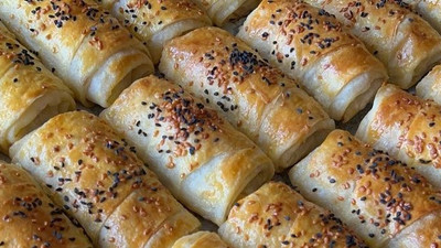 1 tepsi börek yapmanın yolu. Aynı el açması gibi oluyor ve lezzeti hayran bırakıyor