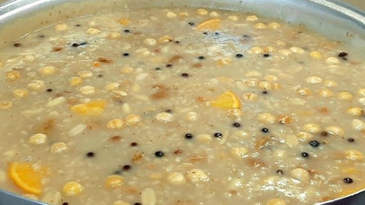 Lezzetli aşure yapmanızı sağlayacak tüyo! Bakın aşure nasıl hazırlanıyor...
