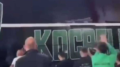 Kocaelispor’un takım otobüsüne saldırı! İşte o görüntüler