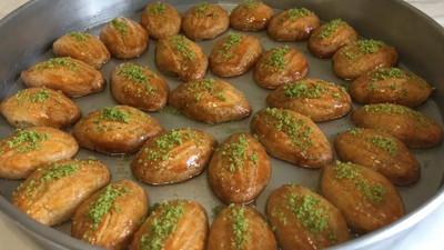 İzmit'in ünlü şefleri şekerpare yaparken bu tarifi uyguluyor! İşte o sırlı tarif