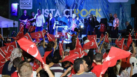 Usta Çı-Rock konseriyle geçmişe yolculuk yaptılar