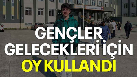 Gençler gelecekleri için oy kullandı
